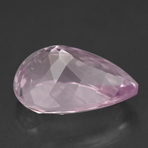 6.61カラットの天然ピンククンツァイト（14.3×9.8 mm・洋梨の形）