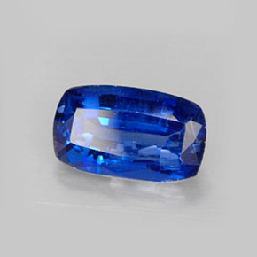 3.55カラットの天然ブルーカイヤナイト（11.6×7 mm・クッションカット）