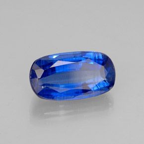 1.80カラットの天然ブルーカイヤナイト（9.5×5.2 mm・クッションカット）