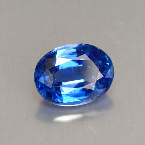 1.72カラットの天然ブルーカイヤナイト（8.1×6.1 mm・オーバルカット）