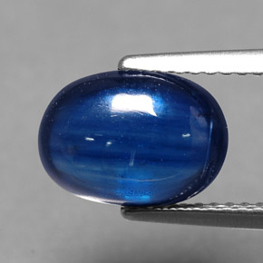 3.77カラットの天然ブルーカイヤナイト（10.5×7.6 mm・オーバルカット）