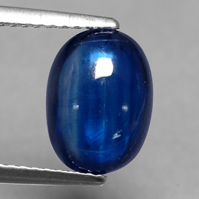 3.77カラットの天然ブルーカイヤナイト（10.5×7.6 mm・オーバルカット）
