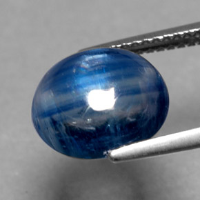 4.83カラットの天然ライトブルーカイヤナイト（10.8×9.5 mm・透明）