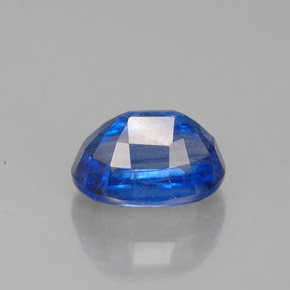 1.44カラットの天然ブルーカイヤナイト（7.2×5.3 mm・オーバルカット）