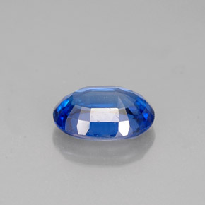 1.04カラットの天然ブルーカイヤナイト（7.2×5.3 mm・オーバルカット）