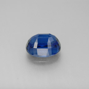 2.77カラットの天然ディープブルーカイヤナイト（8.8×7 mm・オーバルカット）