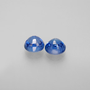 カラットの天然ブルーカイヤナイト（5.25 mm・ラウンドカット）