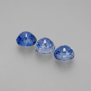 カラットの天然ブルーカイヤナイト（4.99 mm・ラウンドカット）