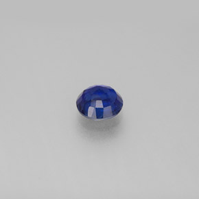 0.71カラットの天然ディープブルーカイヤナイト（5.40 mm・ラウンドカット）