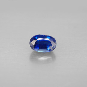 0.80カラットの天然ブルーカイヤナイト（6.1×4.2 mm・オーバルカット）