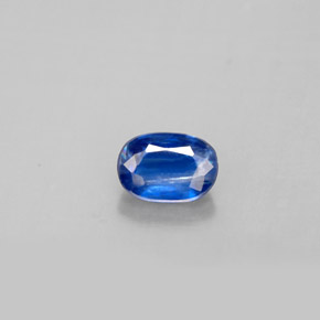 0.70カラットの天然ブルーカイヤナイト（6.1×4.3 mm・オーバルカット）