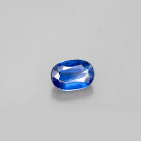 0.70カラットの天然ブルーカイヤナイト（6.1×4.3 mm・オーバルカット）