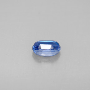 0.68カラットの天然ブルーカイヤナイト（6.1×4.2 mm・オーバルカット）