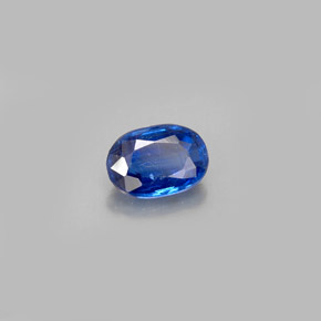 0.59カラットの天然ブルーカイヤナイト（5.9×4.2 mm・オーバルカット）