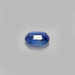 0.59カラットの天然ブルーカイヤナイト（5.9×4.2 mm・オーバルカット）