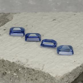 4.98カラットの天然ディープブルーカイヤナイト（7.1×5.1 mm・エメラルドカット）