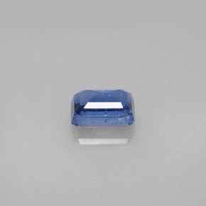 1.47カラットの天然ブルーカイヤナイト（7.1×5.1 mm・エメラルドカット）