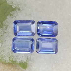 4.73カラットの天然ブルーカイヤナイト（7.2×5 mm・エメラルドカット）