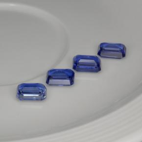 5.62カラットの天然ブルーカイヤナイト（7×5.2 mm・エメラルドカット）