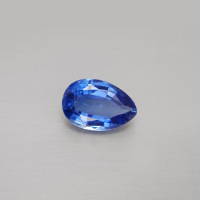 1.69カラットの天然ブルーカイヤナイト（9×6 mm・洋梨の形）