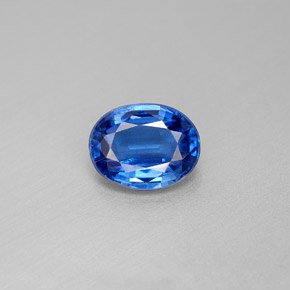 2.25カラットの天然ブルーカイヤナイト（9.1×7.1 mm・オーバルカット）