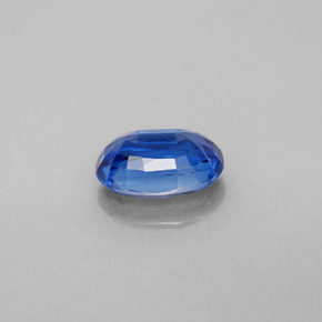 2.25カラットの天然ブルーカイヤナイト（9.1×7.1 mm・オーバルカット）