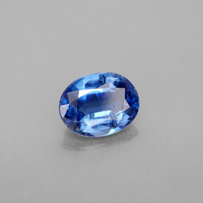 2.26カラットの天然ブルーカイヤナイト（8.9×7 mm・オーバルカット）