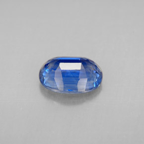 2.25カラットの天然ブルーカイヤナイト（9×7 mm・オーバルカット）