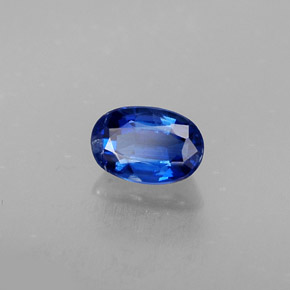 0.69カラットの天然ブルーカイヤナイト（6.1×4.2 mm・オーバルカット）