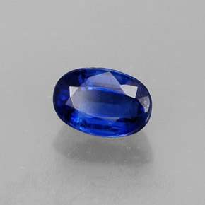 0.78カラットの天然ブルーカイヤナイト（6.2×4.2 mm・オーバルカット）