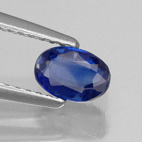 0.72カラットの天然ブルーカイヤナイト（6.2×4.2 mm・オーバルカット）