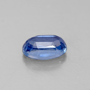 0.68カラットの天然ブルーカイヤナイト（6.1×4.2 mm・オーバルカット）