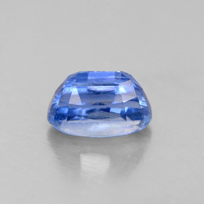0.82カラットの天然ブルーカイヤナイト（6.1×4.1 mm・オーバルカット）