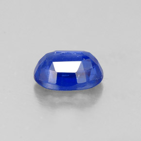 0.72カラットの天然ブルーカイヤナイト（6.1×4.1 mm・オーバルカット）