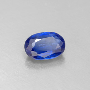 0.67カラットの天然ブルーカイヤナイト（6.2×4.2 mm・オーバルカット）