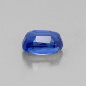 0.81カラットの天然ブルーカイヤナイト（6.1×4.2 mm・オーバルカット）