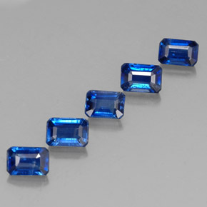 カラットの天然ブルーカイヤナイト（6×4.1 mm・エメラルドカット）