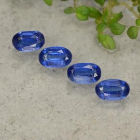 1.57カラットの天然ディープブルーカイヤナイト（5.3×3.3 mm・オーバルカット）