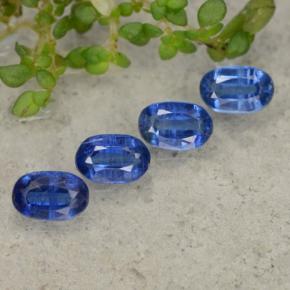 2.60カラットの天然ブルーカイヤナイト（6.3×4.1 mm・オーバルカット）
