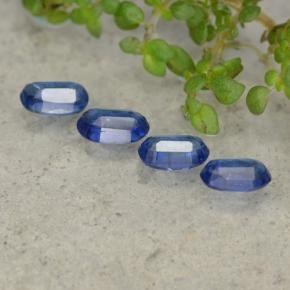 1.50カラットの天然ブルーカイヤナイト（5.3×3.3 mm・オーバルカット）