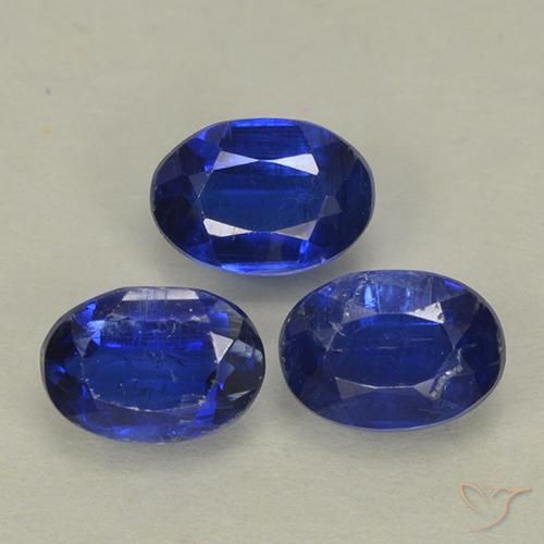 Shop natural 1.52ct ネイビーブルー カイヤナイト gems, 楕円形, from ネパール at GemSelect. In stock, global shipping!