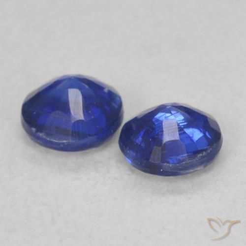 Shop natural 0.45ct ネイビーブルー カイヤナイト gems, ラウンド, from ネパール at GemSelect. In stock, global shipping!