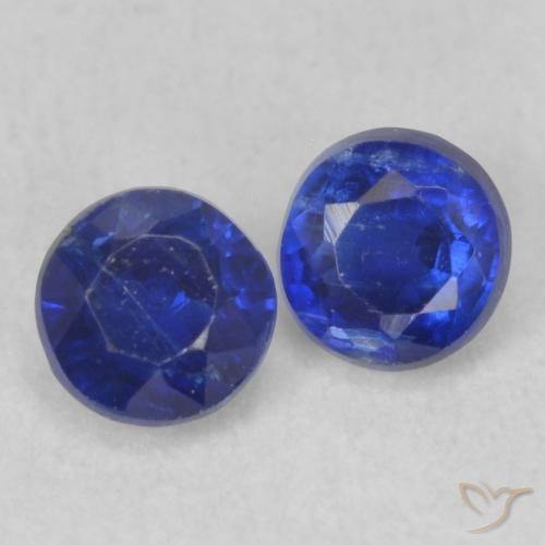 Shop natural 0.58ct ネイビーブルー カイヤナイト gems, ラウンド, from ネパール at GemSelect. In stock, global shipping!