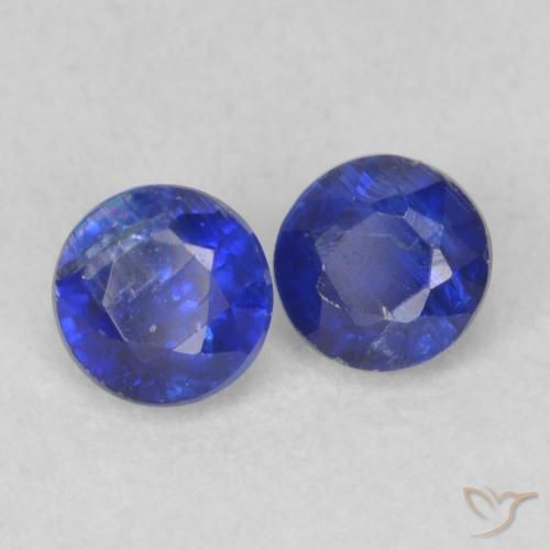 Shop natural 0.55ct ネイビーブルー カイヤナイト gems, ラウンド, from ネパール at GemSelect. In stock, global shipping!