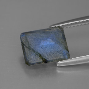 3.11カラットの天然マルチカラーラブラドライト、透明、透明/半透明