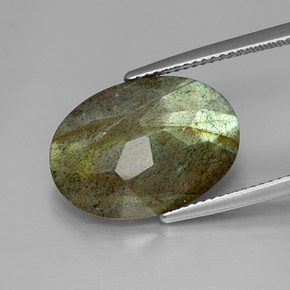 9.85カラットの天然マルチカラーラブラドライト、オーバルカット、オペーク