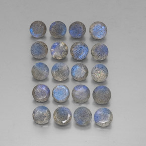 カラットの天然マルチカラーラブラドライト（4.60 mm・透明）