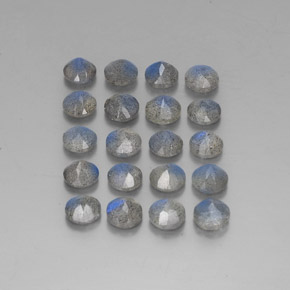 カラットの天然マルチカラーラブラドライト（4.60 mm・透明）