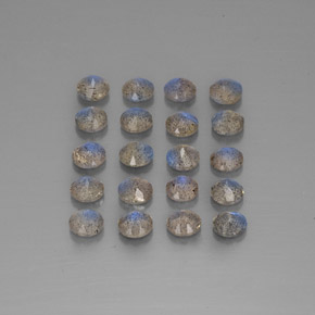 カラットの天然マルチカラーラブラドライト（4.65 mm・透明）