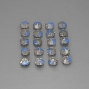 カラットの天然マルチカラーラブラドライト（4.58 mm・透明）